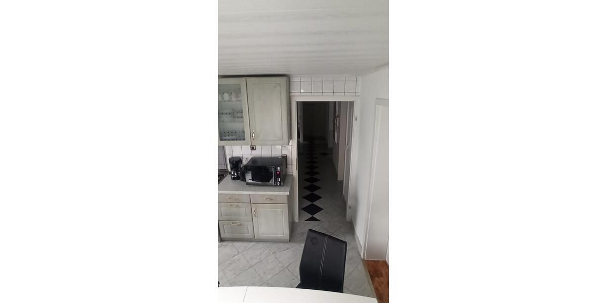 Etagenwohnung Nürnberg Hasenbuck - 4 Zimmer, 100 m&sup2;, 445&euro; | Angebot:27631845
