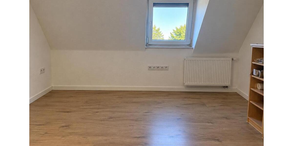Dachgeschoßwohnung Oberasbach - 2 Zimmer, 45 m&sup2;, 670&euro; | Angebot:27616421