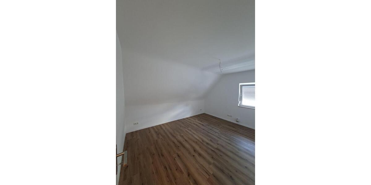 Doppelhaushälfte Nürnberg Gebersdorf - 3 Zimmer, 90 m&sup2;, 1.550&euro; | Angebot:27620947