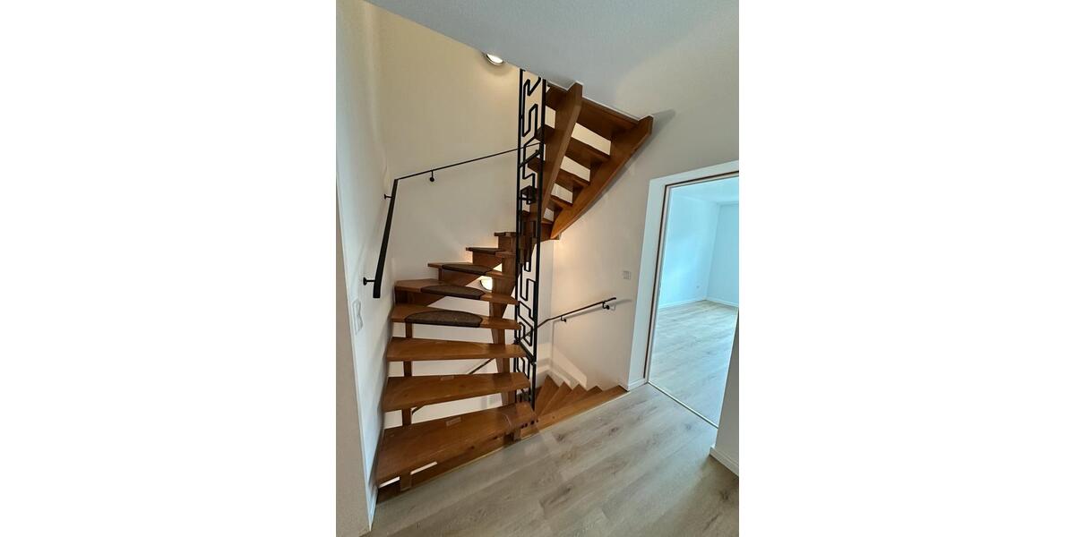Reihenhaus Erlangen Bruck - 6 Zimmer, 130 m&sup2;, 1.800&euro; | Angebot:27617127