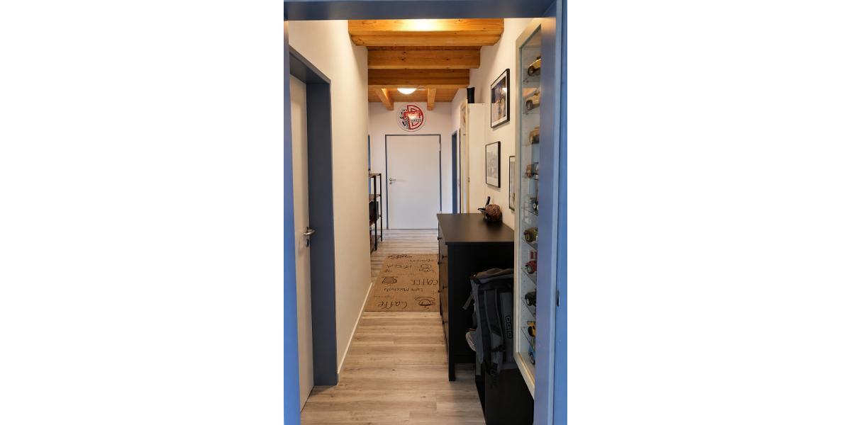 3 Zi. DG (2. OG) Wohnung mit 2 Bädern, Balkon und 2 Stellplätzen - Etagenwohnung Pommersfelden | Angebot:27651237