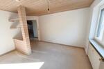 3 Zi. DG Wohnung mit Küche, Gartenmitbenutzung und Stellplatz - Etagenwohnung Weisendorf | Angebot:27651233