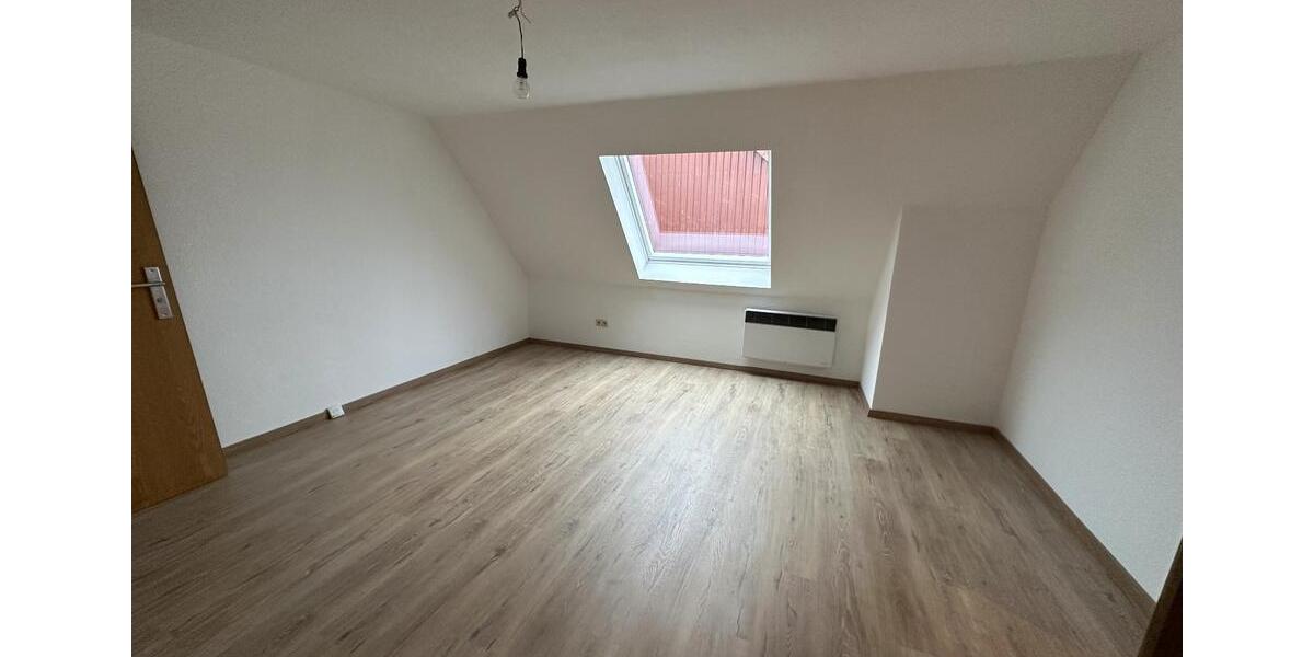 Dachgeschoßwohnung Heßdorf - 3 Zimmer, 70 m&sup2;, 690&euro; | Angebot:27622519