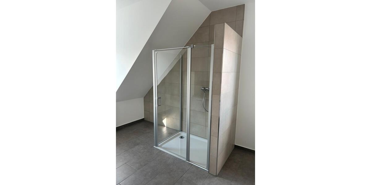 Dachgeschoßwohnung Weilersbach - 2.5 Zimmer, 81 m&sup2;, 830&euro; | Angebot:27616410