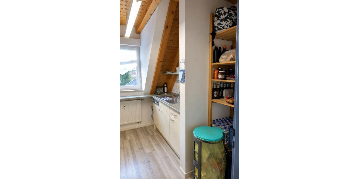 3 Zi. DG (2. OG) Wohnung mit 2 Bädern, Balkon und 2 Stellplätzen - Etagenwohnung Pommersfelden | Angebot:27651237