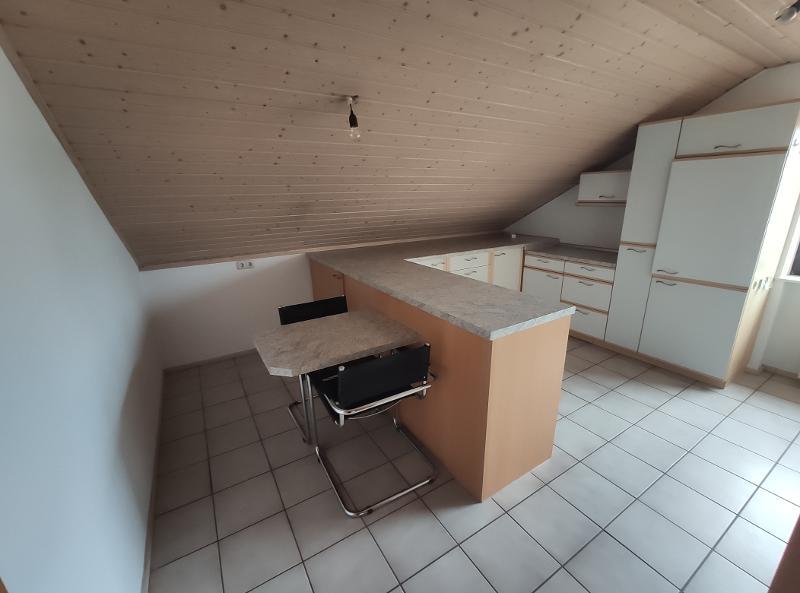 3 Zi. DG Wohnung mit Küche, Gartenmitbenutzung und Stellplatz - Etagenwohnung Weisendorf | Angebot:27651233