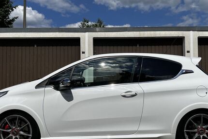 Peugeot 208 56.500 km 10.700 &euro; Nürnberg 90455