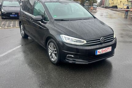 VW Touran 57.000 km 23.450 &euro; Nürnberg 90431