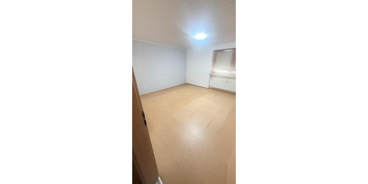 Hochparterre Frensdorf - 4 Zimmer, 127 m&sup2;, 990&euro; | Angebot:27540941