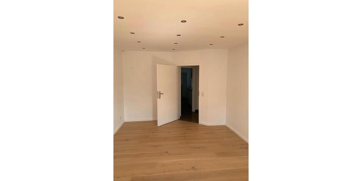Etagenwohnung Nürnberg Gibitzenhof - 4 Zimmer, 110 m&sup2;, 1.500&euro; | Angebot:27554685