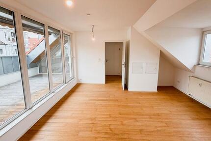 Wohnung Nürnberg Gibitzenhof - 6 Zimmer, 146 m&sup2;, 1.950&euro; | Angebot:27597844