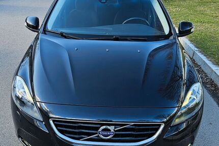 Volvo V40 145.000 km 8.190 &euro; Nürnberg 90439
