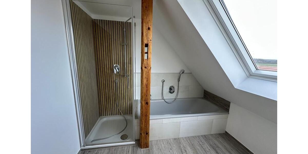Dachgeschoßwohnung Heßdorf - 3 Zimmer, 70 m&sup2;, 690&euro; | Angebot:27622519