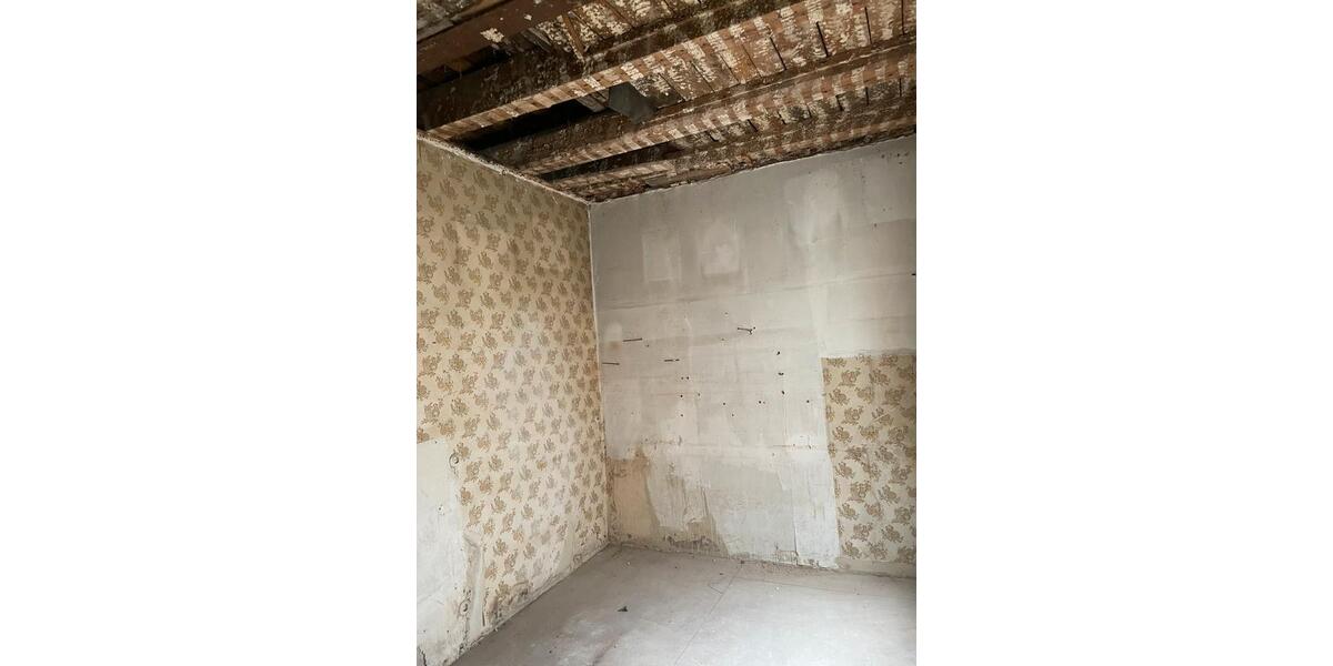 Etagenwohnung Nürnberg Sankt Leonhard - 8 Zimmer, 200 m&sup2;, 300.000&euro; | Angebot:26998845