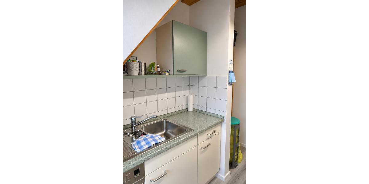 3 Zi. DG (2. OG) Wohnung mit 2 Bädern, Balkon und 2 Stellplätzen - Etagenwohnung Pommersfelden | Angebot:27651237