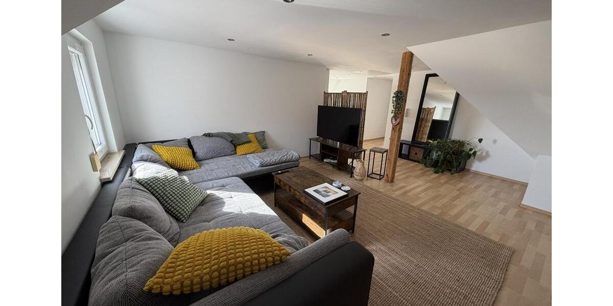 Dachgeschoßwohnung Heßdorf - 3 Zimmer, 70 m&sup2;, 690&euro; | Angebot:27622519