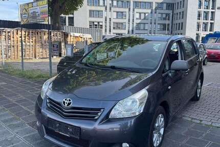 Toyota Verso 280.000 km 3.399 &euro; Nürnberg 90431