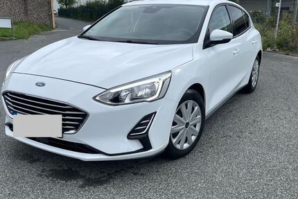 Ford Focus 14.235 km 11.950 &euro; Fürth 90765