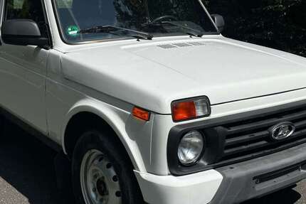 Lada Niva 100.000 km 8.000 &euro; Nürnberg 90475