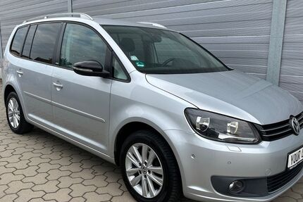 VW Touran 181.938 km 4.999 &euro; Fürth-Vach 90768