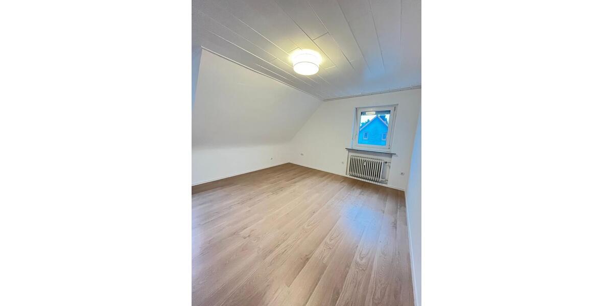 Dachgeschoßwohnung Fürth Atzenhof - 3 Zimmer, 79 m&sup2;, 1.021&euro; | Angebot:27576690