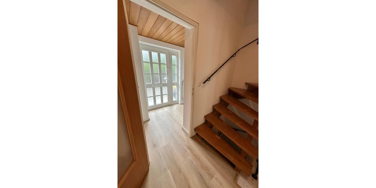 Reihenhaus Erlangen Bruck - 6 Zimmer, 130 m&sup2;, 1.800&euro; | Angebot:27617127