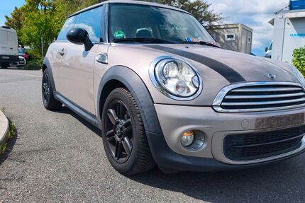 Mini ONE 144.176 km 4.990 &euro; Nürnberg 90431