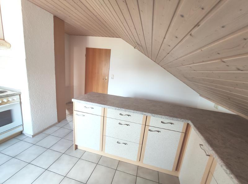 3 Zi. DG Wohnung mit Küche, Gartenmitbenutzung und Stellplatz - Etagenwohnung Weisendorf | Angebot:27651233