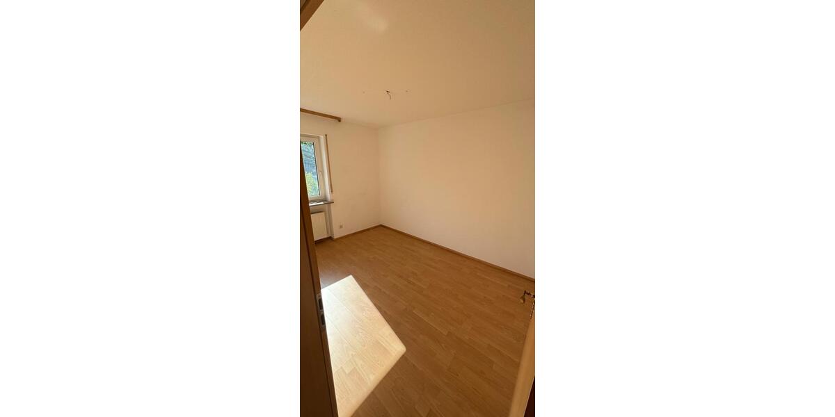 Etagenwohnung Röttenbach - 3 Zimmer, 74 m&sup2;, 1.100&euro; | Angebot:27539170