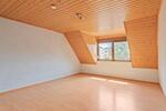 Dachgeschoßwohnung Veitsbronn - 4 Zimmer, 121 m&sup2;, 1.000&euro; | Angebot:27580680