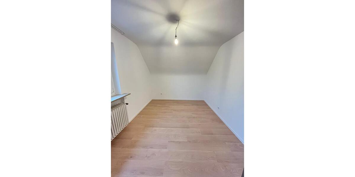 Dachgeschoßwohnung Fürth Atzenhof - 3 Zimmer, 79 m&sup2;, 1.021&euro; | Angebot:27576690
