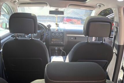 VW Touran 144.500 km 12.000 &euro; Nürnberg 90482