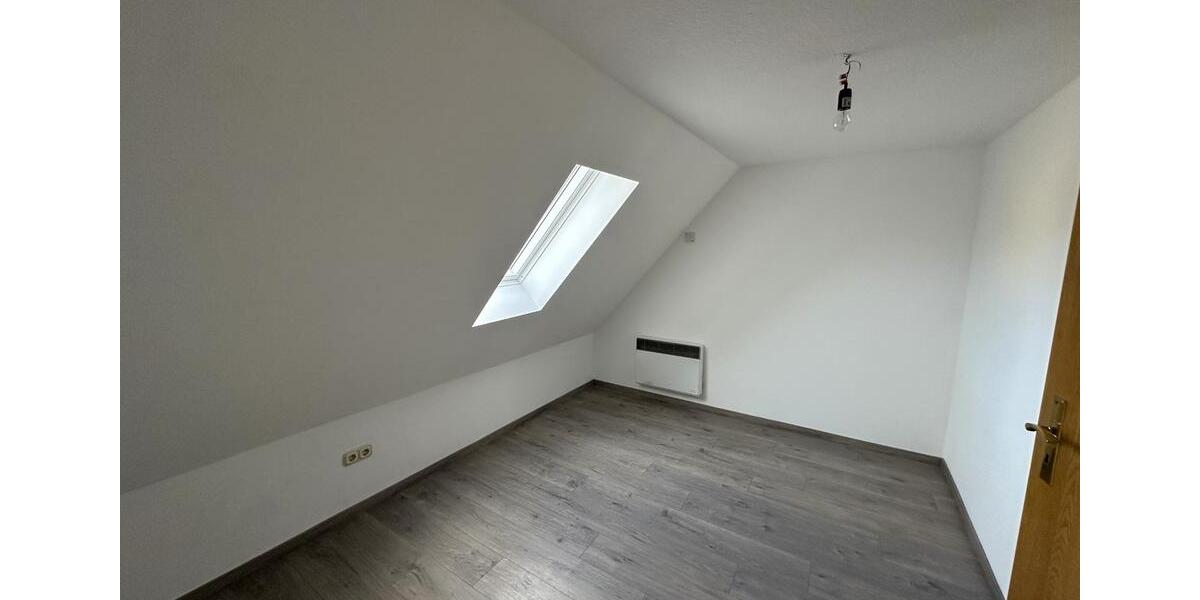 Dachgeschoßwohnung Heßdorf - 3 Zimmer, 70 m&sup2;, 690&euro; | Angebot:27622519