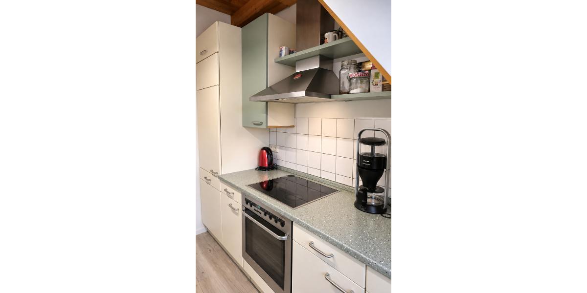 3 Zi. DG (2. OG) Wohnung mit 2 Bädern, Balkon und 2 Stellplätzen - Etagenwohnung Pommersfelden | Angebot:27651237