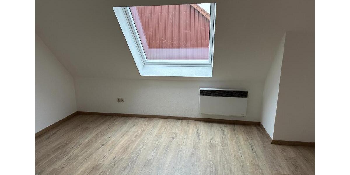 Dachgeschoßwohnung Heßdorf - 3 Zimmer, 70 m&sup2;, 690&euro; | Angebot:27622519