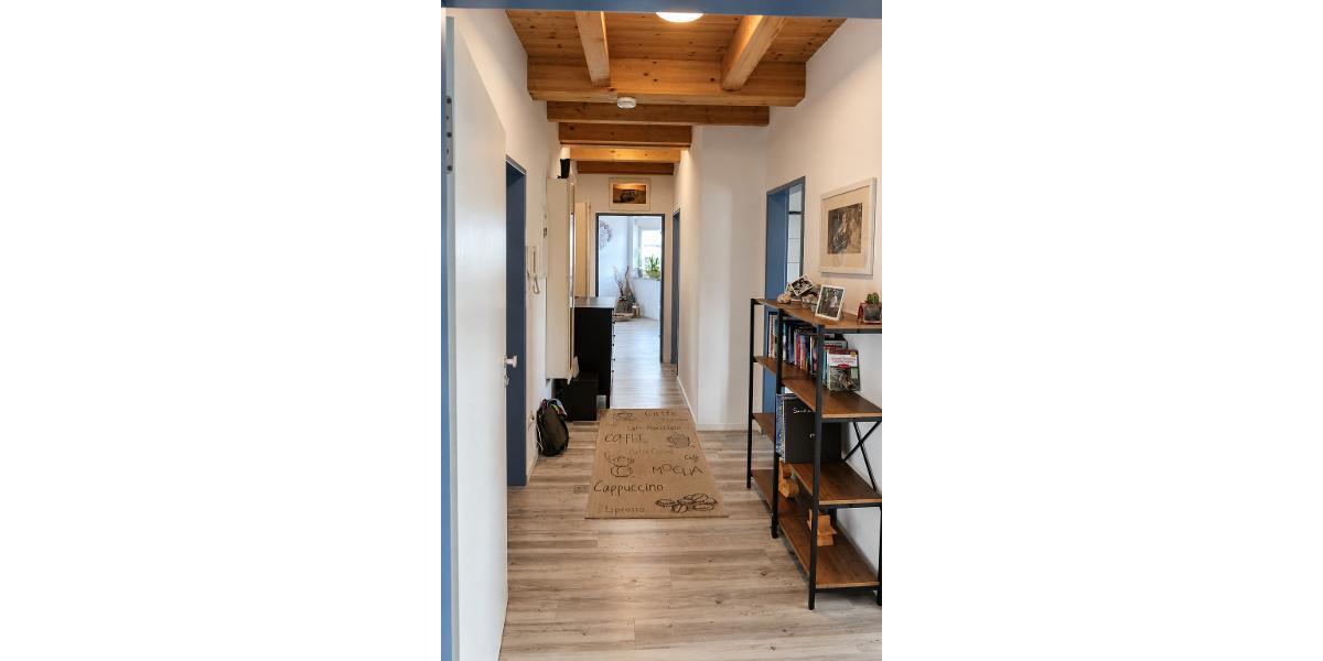 3 Zi. DG (2. OG) Wohnung mit 2 Bädern, Balkon und 2 Stellplätzen - Etagenwohnung Pommersfelden | Angebot:27651237