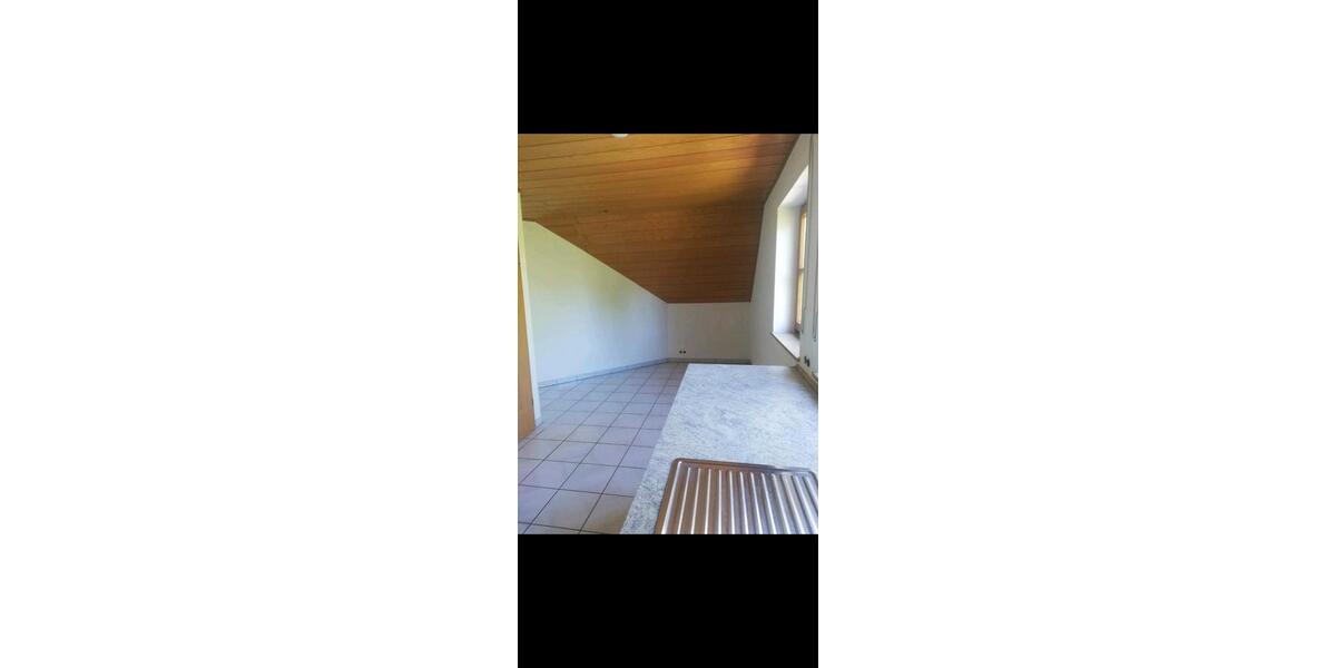 Dachgeschoßwohnung Adelsdorf - 4 Zimmer, 105 m&sup2;, 1.000&euro; | Angebot:27598592