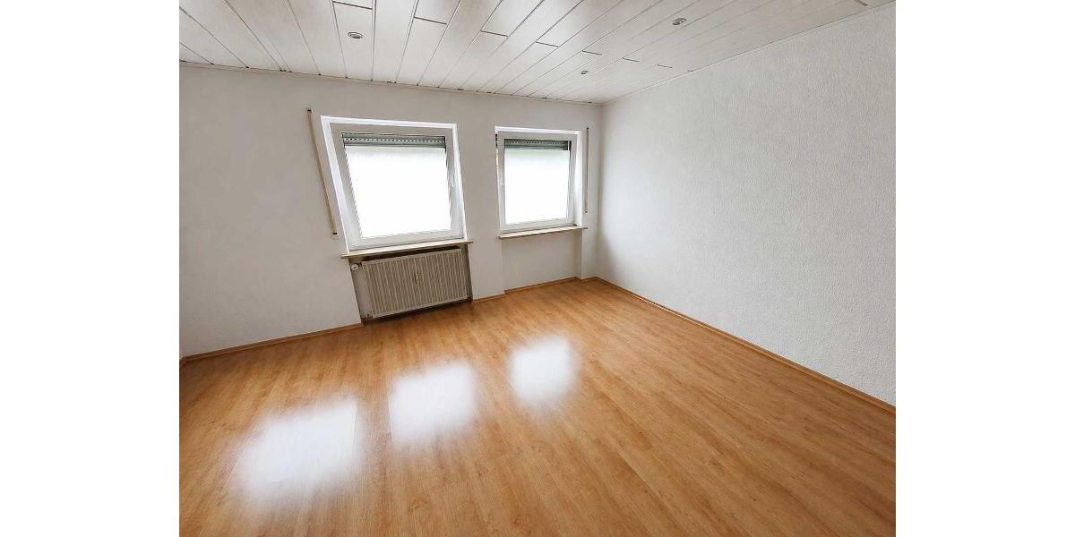 3 Zi. Wohnung im EG mit Terrasse, Gartenmitbenutzung und Garage - Etagenwohnung Hessdorf | Angebot:27314099