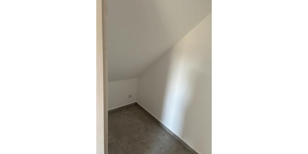 Dachgeschoßwohnung Weilersbach - 2.5 Zimmer, 81 m&sup2;, 830&euro; | Angebot:27616410